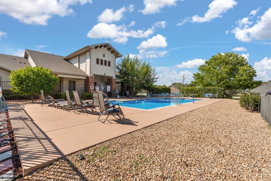 More Photos Of 1500 S Avenue K, Portales Multifamily For Sale