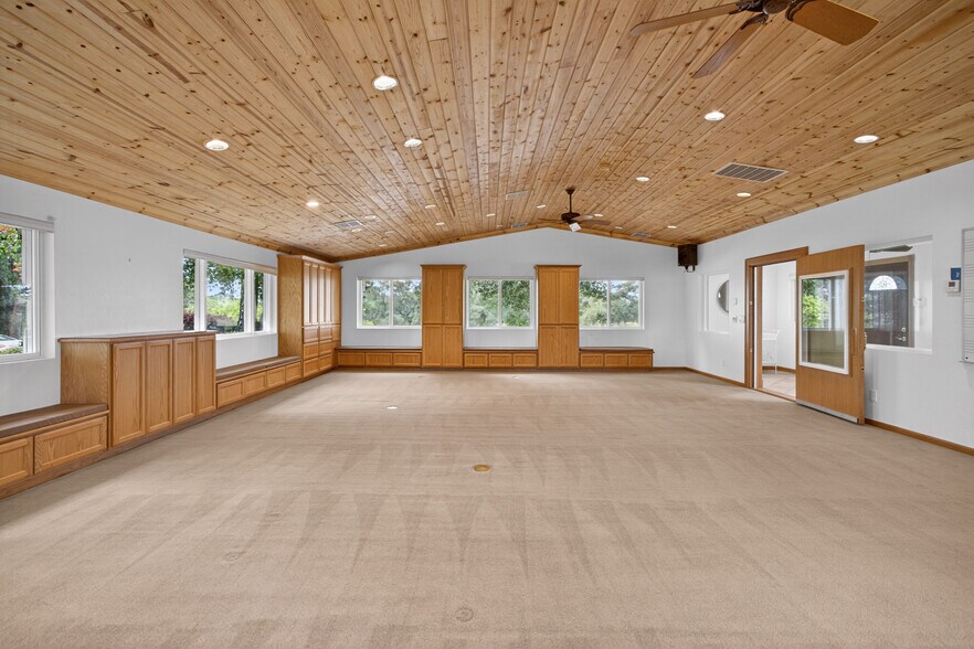 More Photos Of 8815 Tudsbury Rd, Loomis Office For Lease