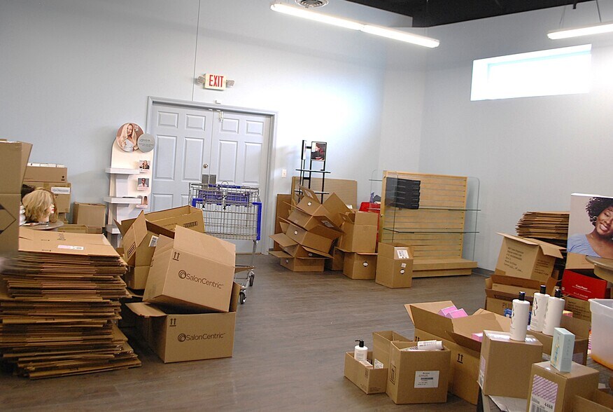 More Photos Of 979 Lovers Ln, Bowling Green Warehouse For Lease