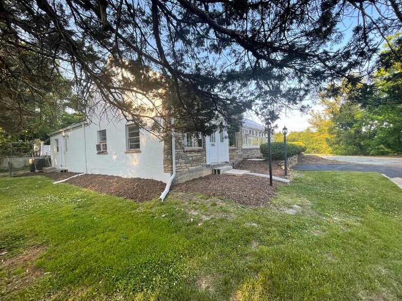 More Photos Of 9066 Baltimore Ave, College Park Storefront Retail Residential For Lease