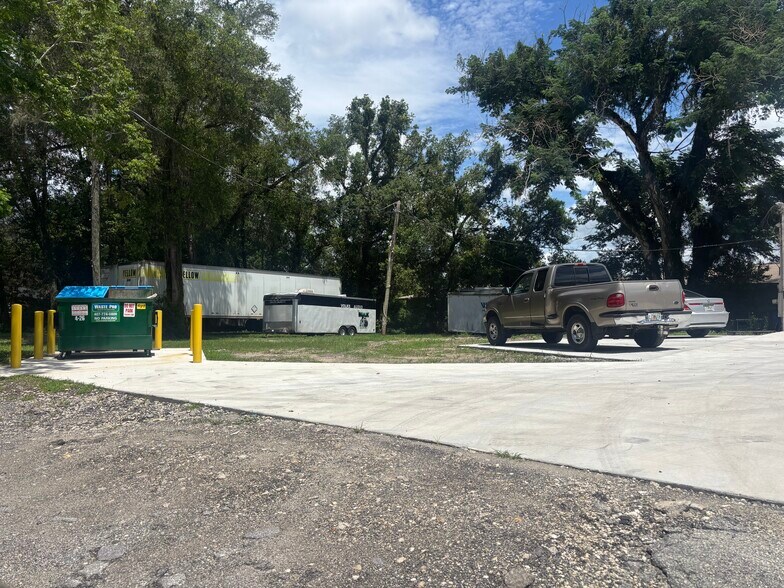 More Photos Of 2461 N Volusia Ave, Orange City General Retail For Sale