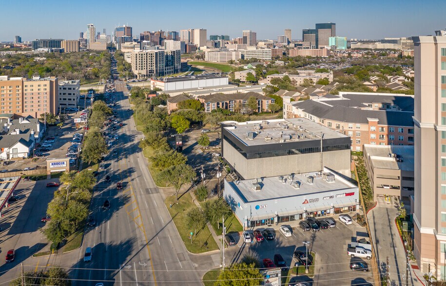 More Photos Of 7807 Main St, Houston General Retail For Sale