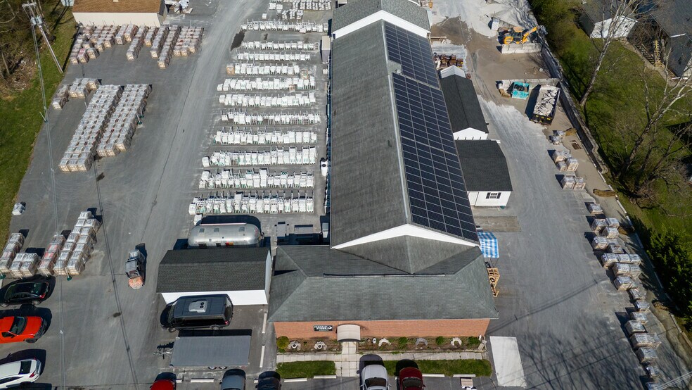 More Photos Of 142 Water St, Thurmont Warehouse For Sale