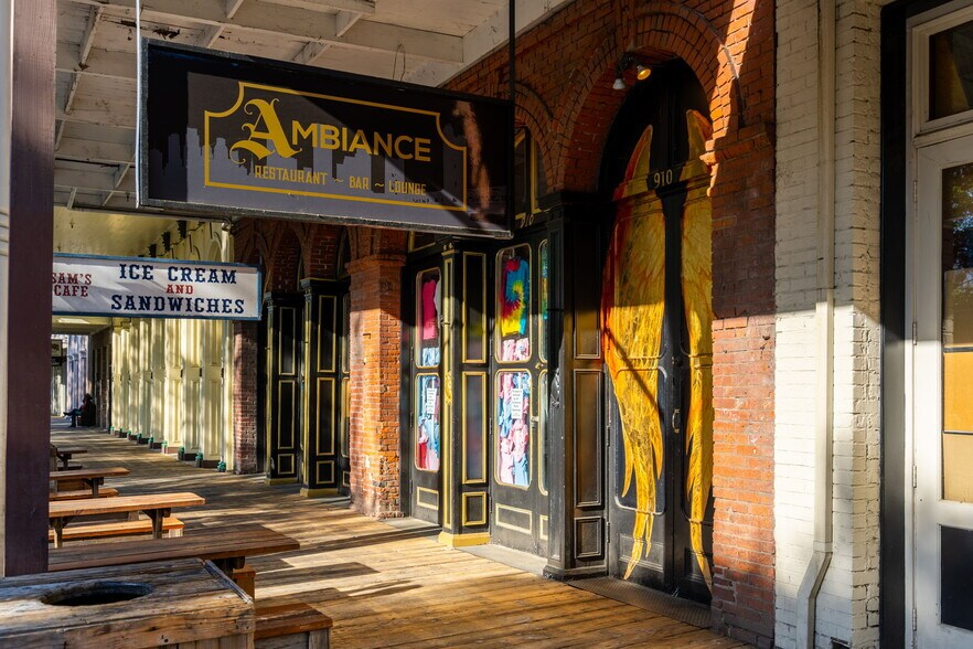 More Photos Of 910 2nd St, Sacramento Bar For Sale