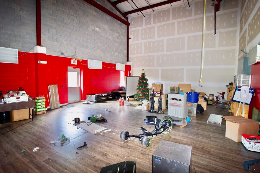 More Photos Of 157 Maple Carriage Dr, Lewisburg Bowling Alley For Sale