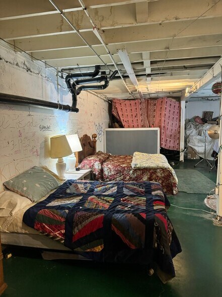 More Photos Of 735 Aultman St, Ely General Retail For Sale