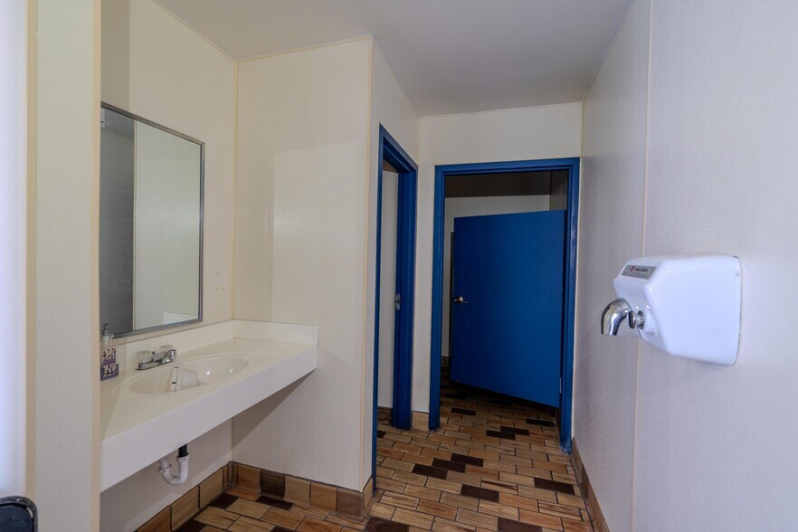 More Photos Of 270 Broadway, Whitehall Freestanding For Sale