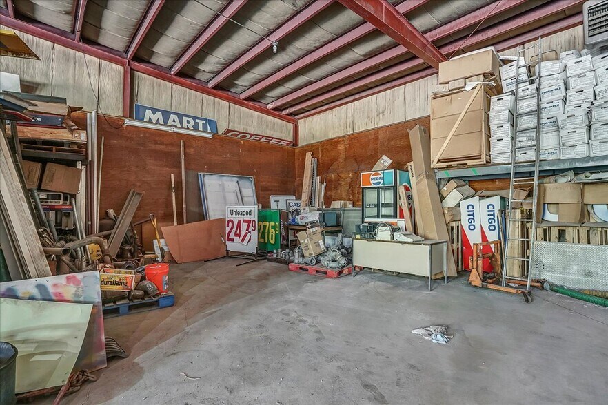 More Photos Of 85 Kaufman Rd, Monticello Distribution For Sale