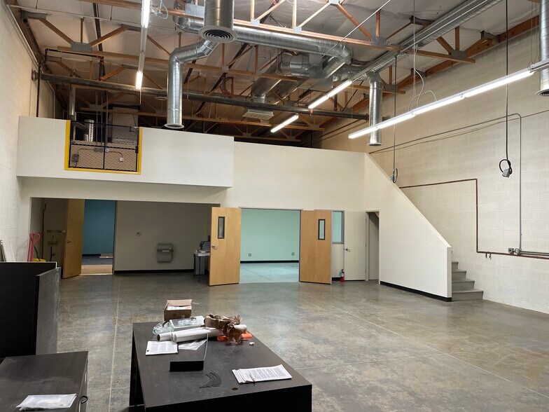 More Photos Of 7318 S 89th Pl, Mesa Showroom For Sale