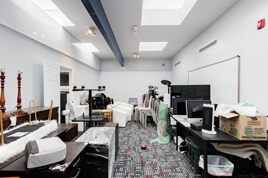More Photos Of 714 S 4th St, Las Vegas Medical For Sale
