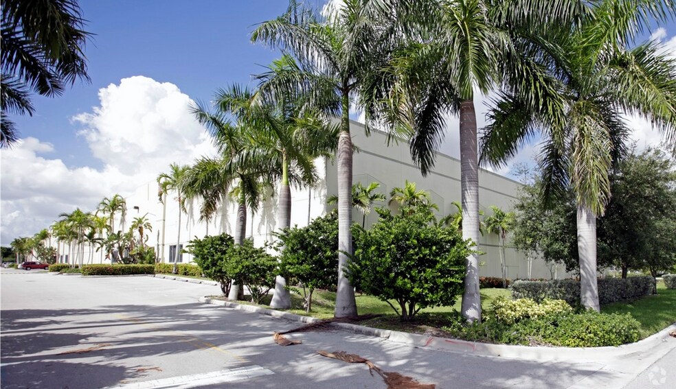 More Photos Of 16200 NW 59th Ave, Miami Lakes Unknown For Lease