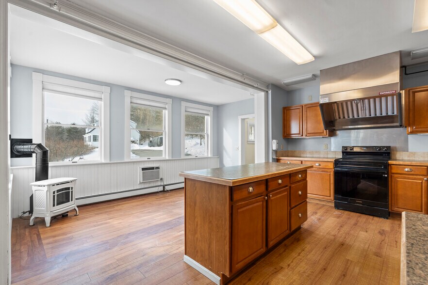 More Photos Of 34 Main St, Newcastle Flex For Sale