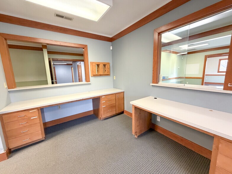 More Photos Of 3610 Moore Duncan Hwy, Moore Medical For Lease