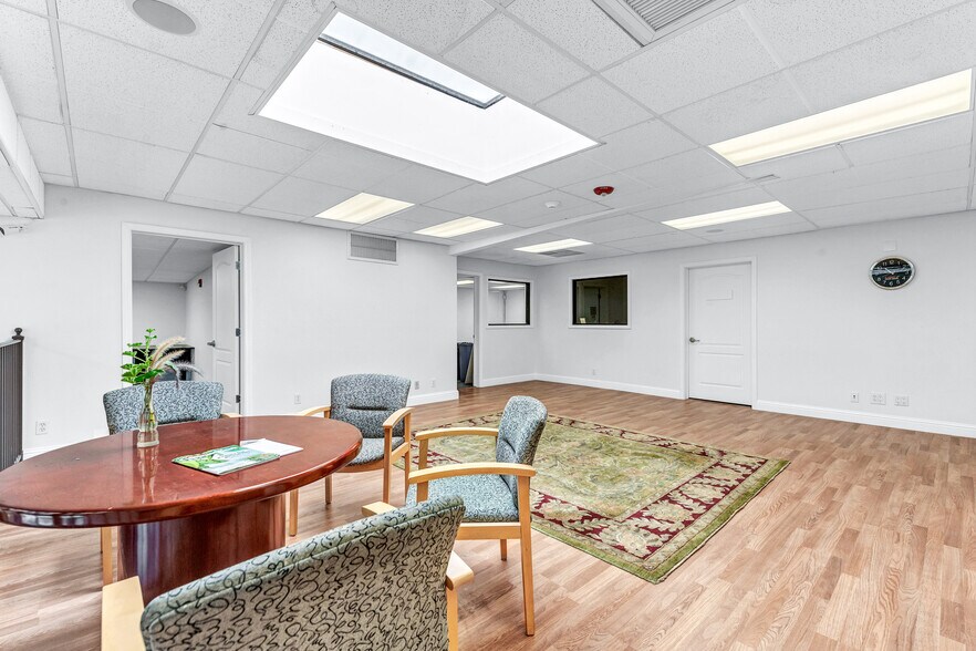 More Photos Of 1925 Francisco Blvd E, San Rafael Light Manufacturing For Lease