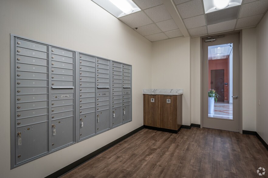 More Photos Of 9801 Westheimer Rd, Houston Office For Lease