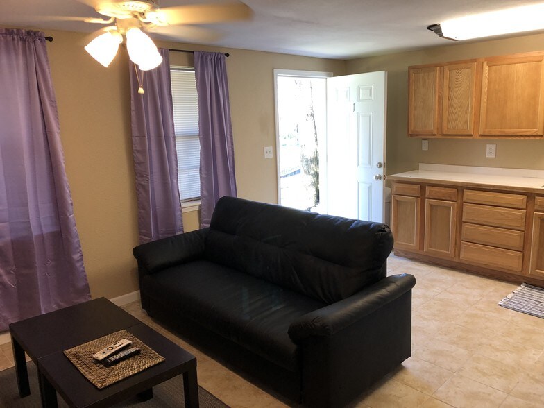 More Photos Of 5202 County Road 469, Brazoria Apartments For Sale