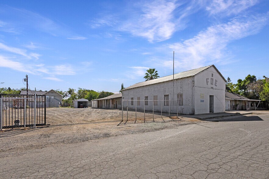 More Photos Of 128 S Colusa St, Willows Specialty For Lease