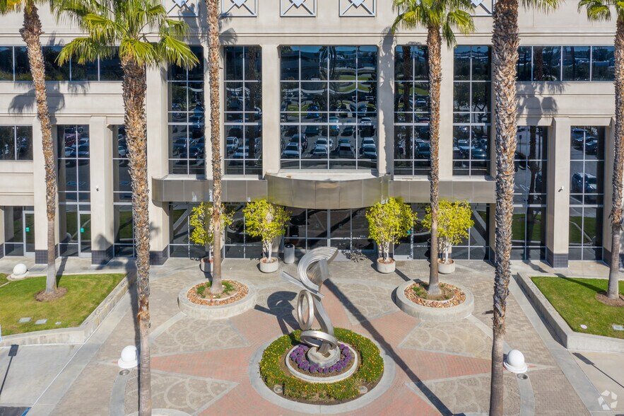 More Photos Of 4200 Concours, Ontario Office For Lease