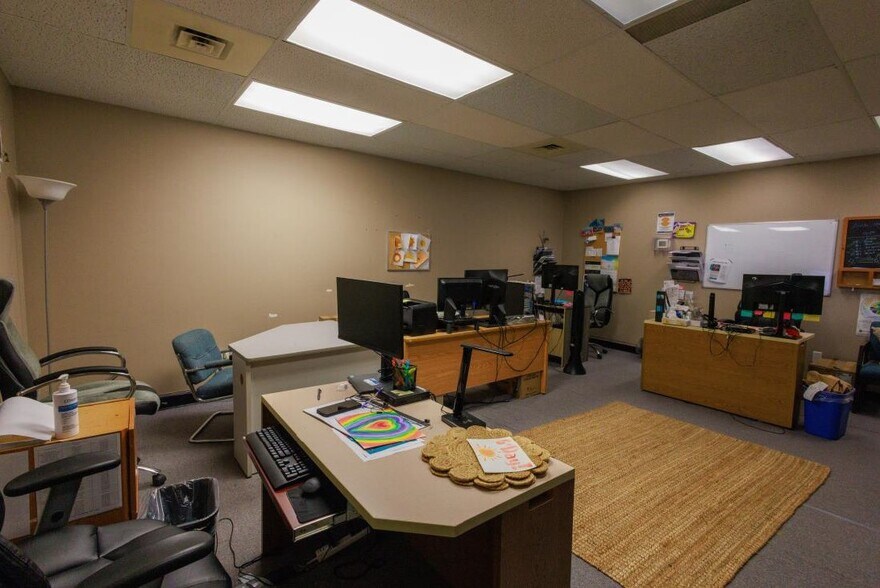 More Photos Of 1150 3rd Av, Prince George Storefront Retail Office For Sale