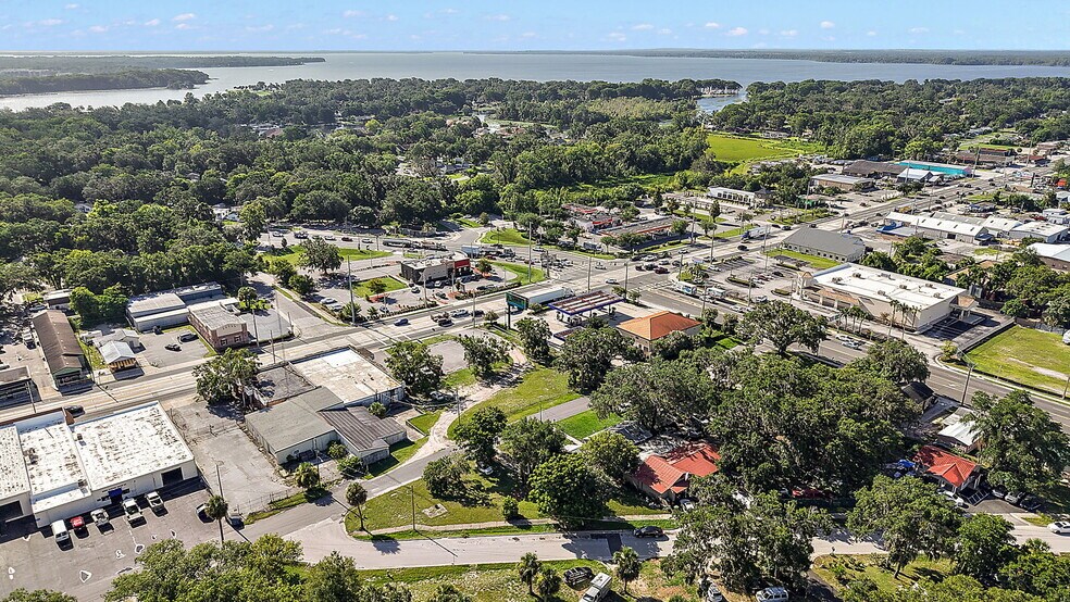 More Photos Of 727 S 14th St, Leesburg Office For Sale