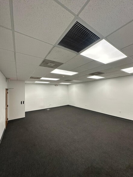 More Photos Of 381 N Krome Ave, Homestead Office For Lease