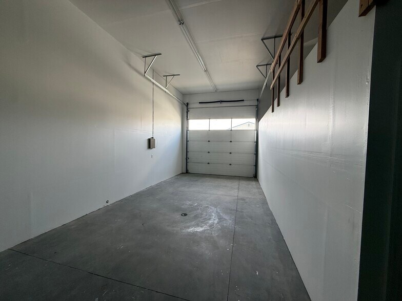 More Photos Of 4130 Glenbrook Dr, Hailey Warehouse For Lease