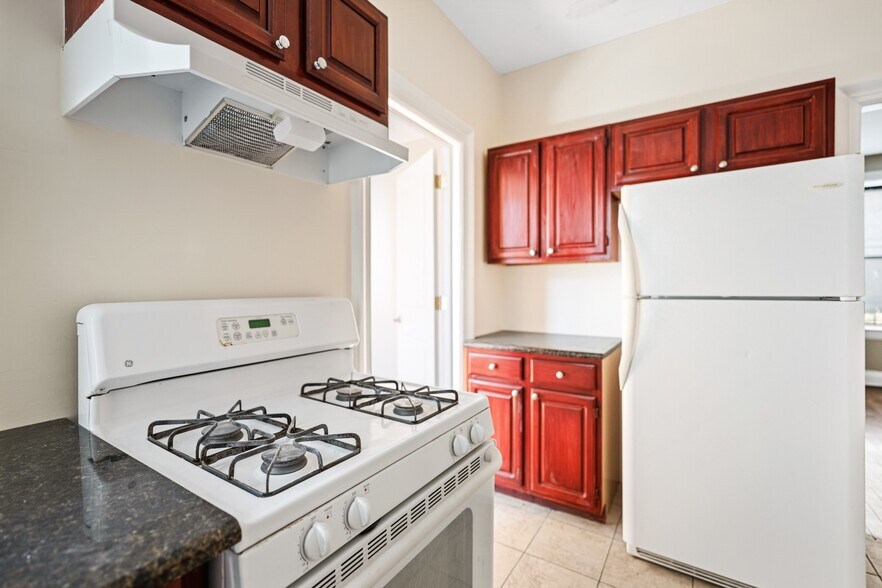 More Photos Of 596 Wyona St, Brooklyn Apartments For Sale