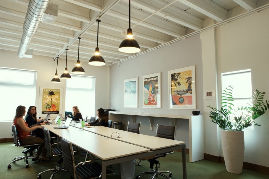 More Photos Of 2980-3000 McFarlane Rd, Coconut Grove Loft Creative Space For Lease