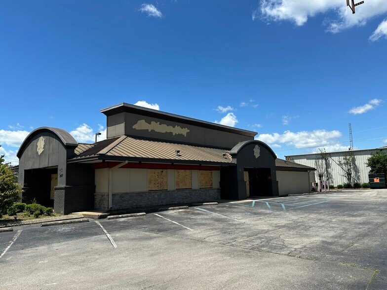 Primary Photo Of 2417 N Memorial Pky, Huntsville Restaurant For Lease