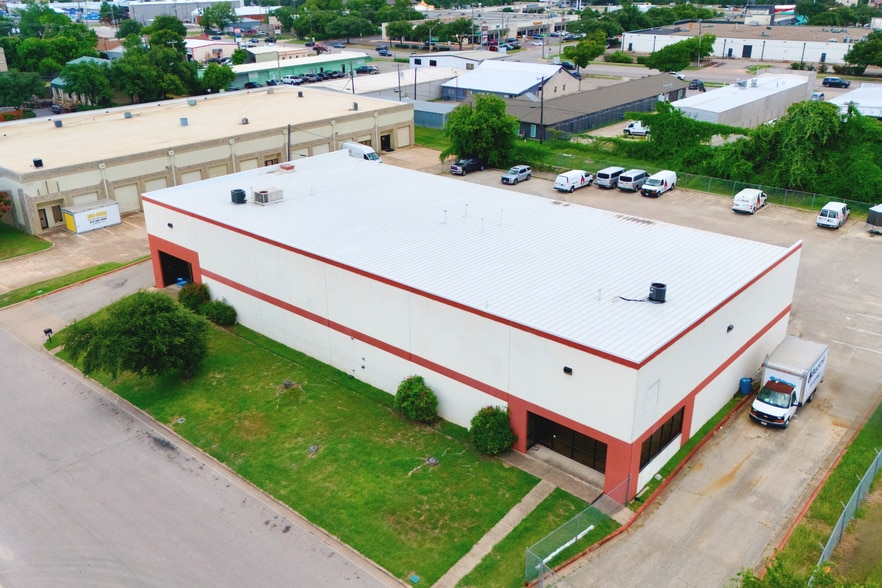 More Photos Of 2004 Lamar Dr, Round Rock Warehouse For Sale
