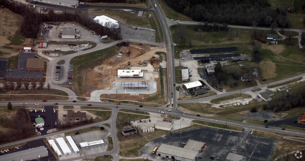 More Photos Of 907 W Jackson St, Ozark Service Station For Sale