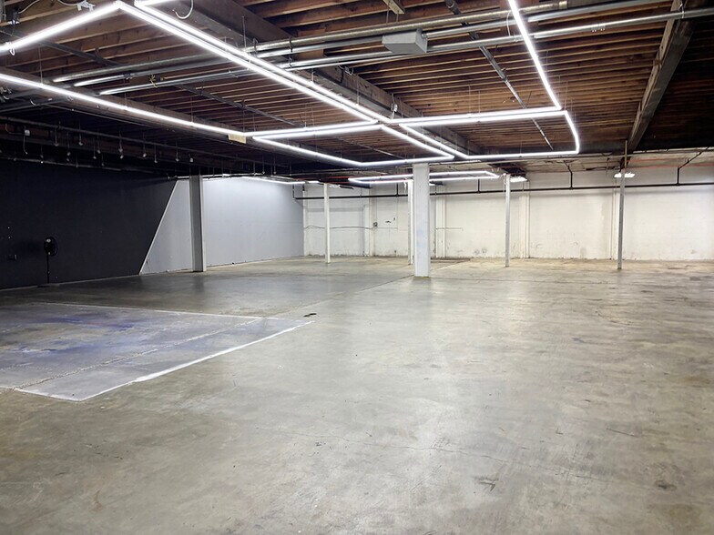 More Photos Of 4430 Singleton Station Rd, Louisville Light Distribution For Lease