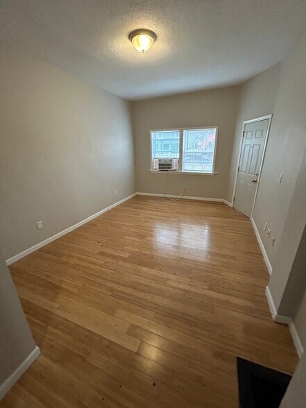 More Photos Of 1137 26th St, Des Moines Apartments For Sale