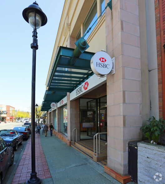 More Photos Of 1544-1554 Marine Dr, West Vancouver Storefront Retail Office For Lease