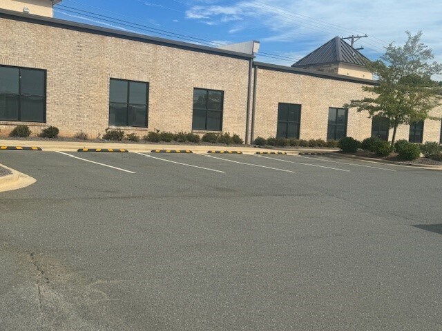 More Photos Of 14936 Brown Mill Rd, Huntersville Self Storage For Lease