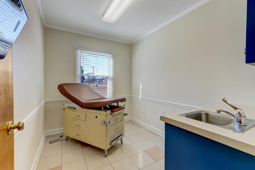 More Photos Of 601 W Harrison St, Reidsville Medical For Sale