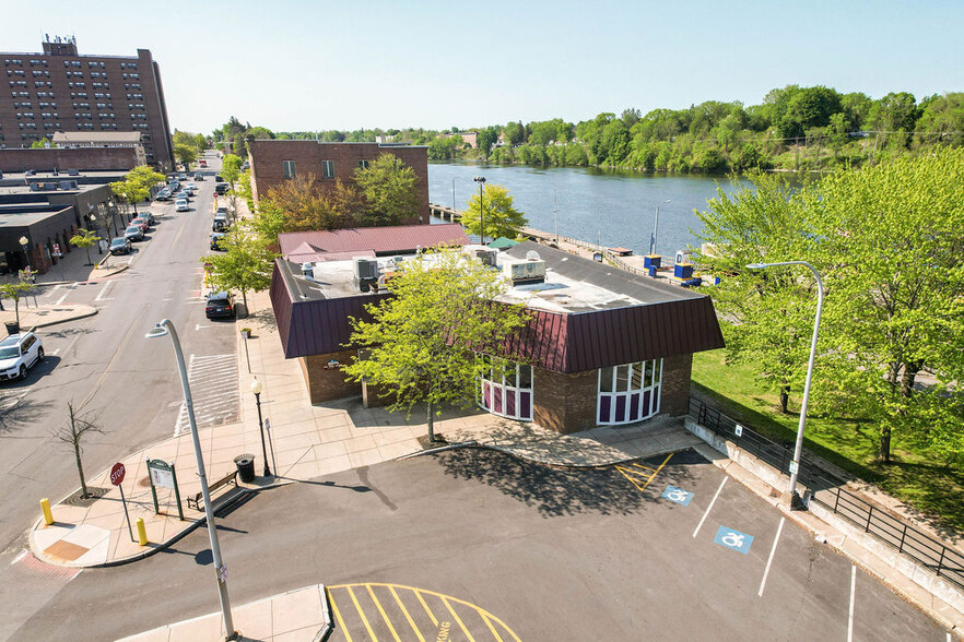 Primary Photo Of 24 S First St, Fulton Restaurant For Sale