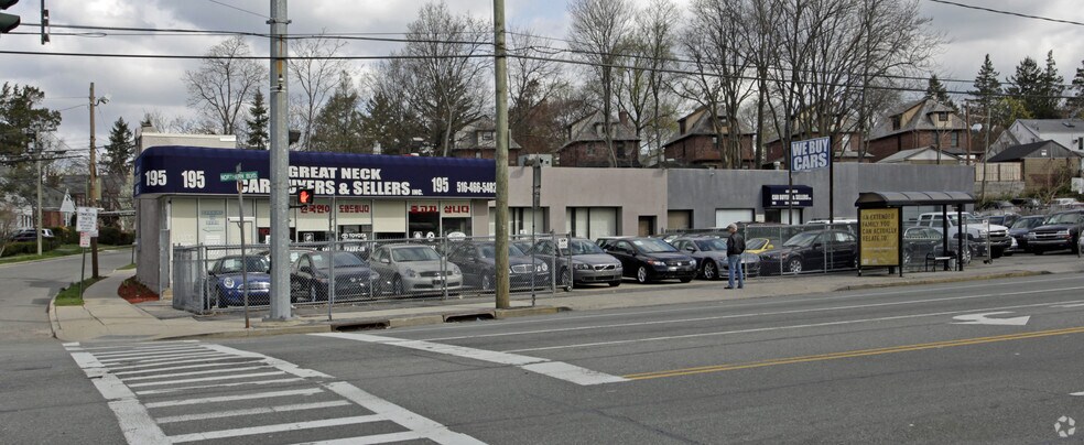 Primary Photo Of 195 Northern Blvd, Great Neck Auto Dealership For Lease