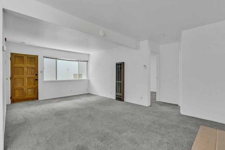 More Photos Of 262 Hanover Ave, Oakland Apartments For Sale