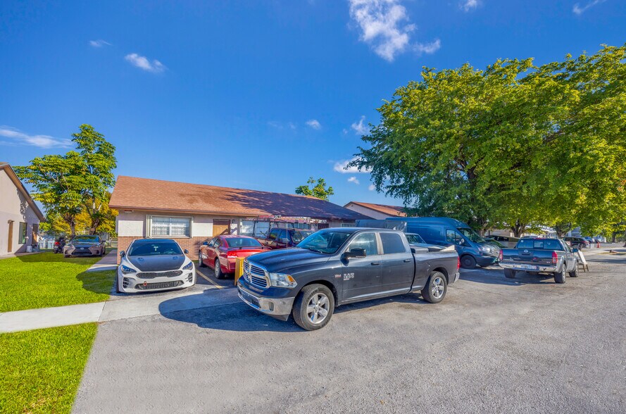 More Photos Of 1471 NW 22nd St, Fort Lauderdale Multifamily For Sale