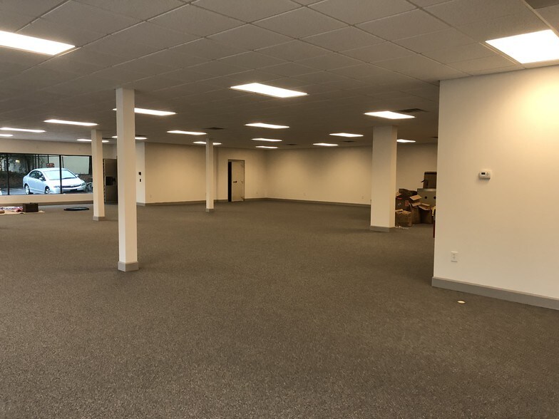 More Photos Of 2707 Buford Hwy, Atlanta Office For Sale