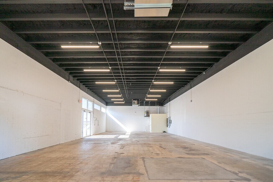 More Photos Of 6212 NE 4th Ct, Miami Storefront Retail Office For Lease