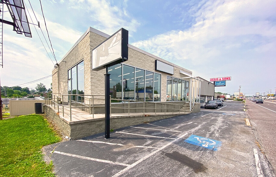 More Photos Of 4647 Jonestown Rd, Harrisburg Freestanding For Lease