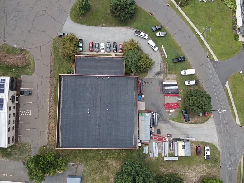 More Photos Of 101 Bidwell Rd, South Windsor Warehouse For Lease