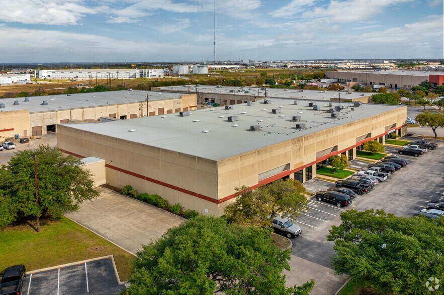 More Photos Of 3005-3031 Interstate Dr, San Antonio Unknown For Lease