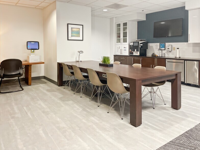 More Photos Of 15310 Amberly Dr, Tampa Coworking Space