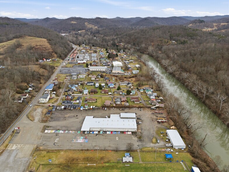 More Photos Of 5100 Elk River Rd N, Elkview Flex For Sale