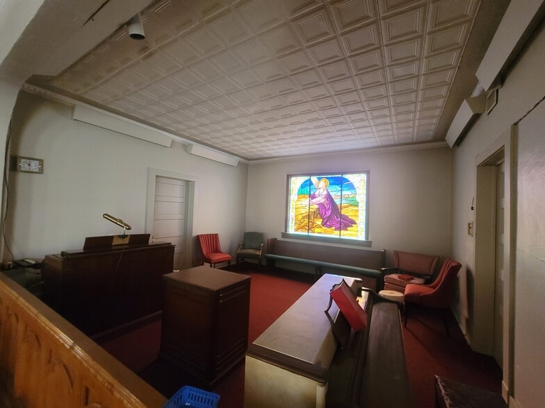 More Photos Of 207 W Viggie St, Hebbronville Religious Facility For Sale