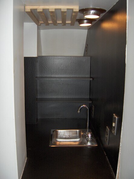 More Photos Of 1818-1820 Winhurst St, Pittsburgh Apartments For Sale