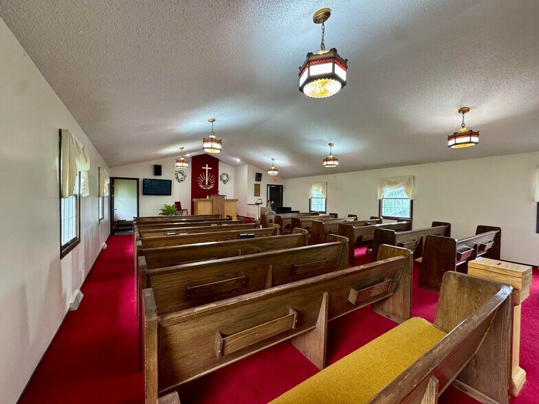 More Photos Of 228 Tom Miller Rd, Plattsburgh Flex For Sale